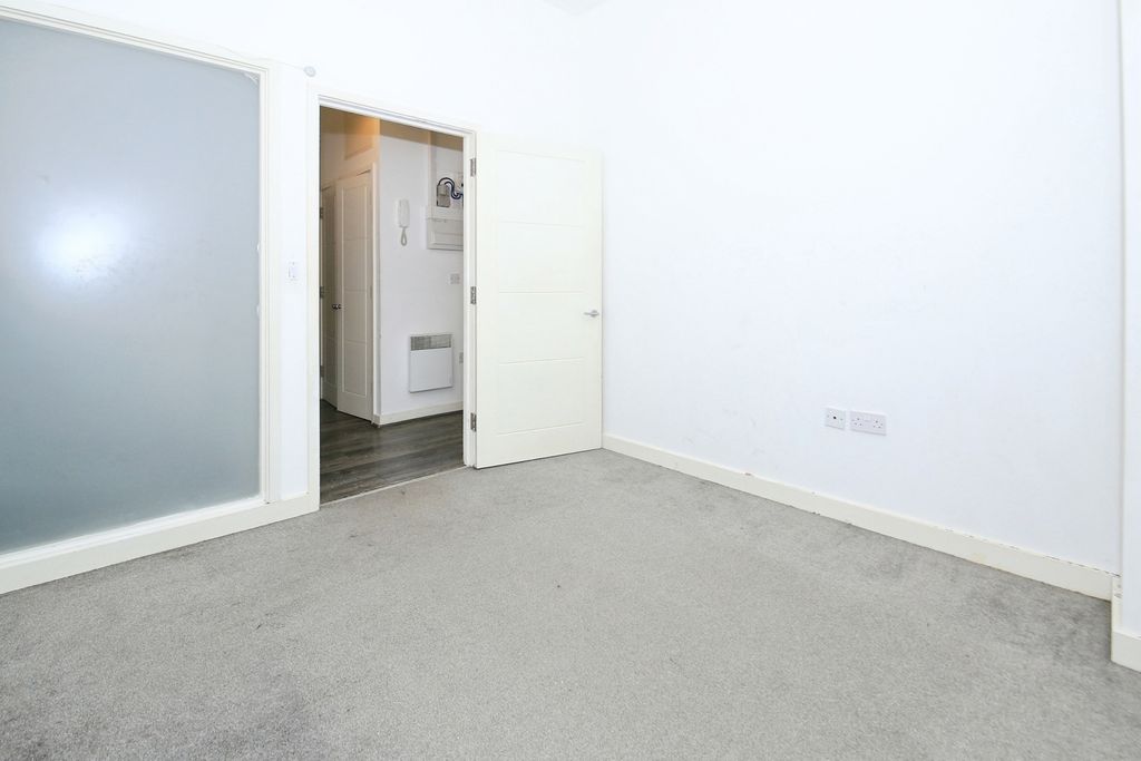 Property photo 2 of 13 Pbox-Img.Jpg