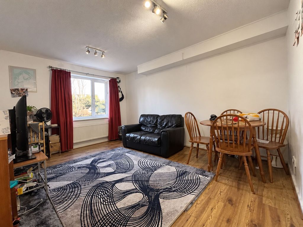 Property photo 1 of 4