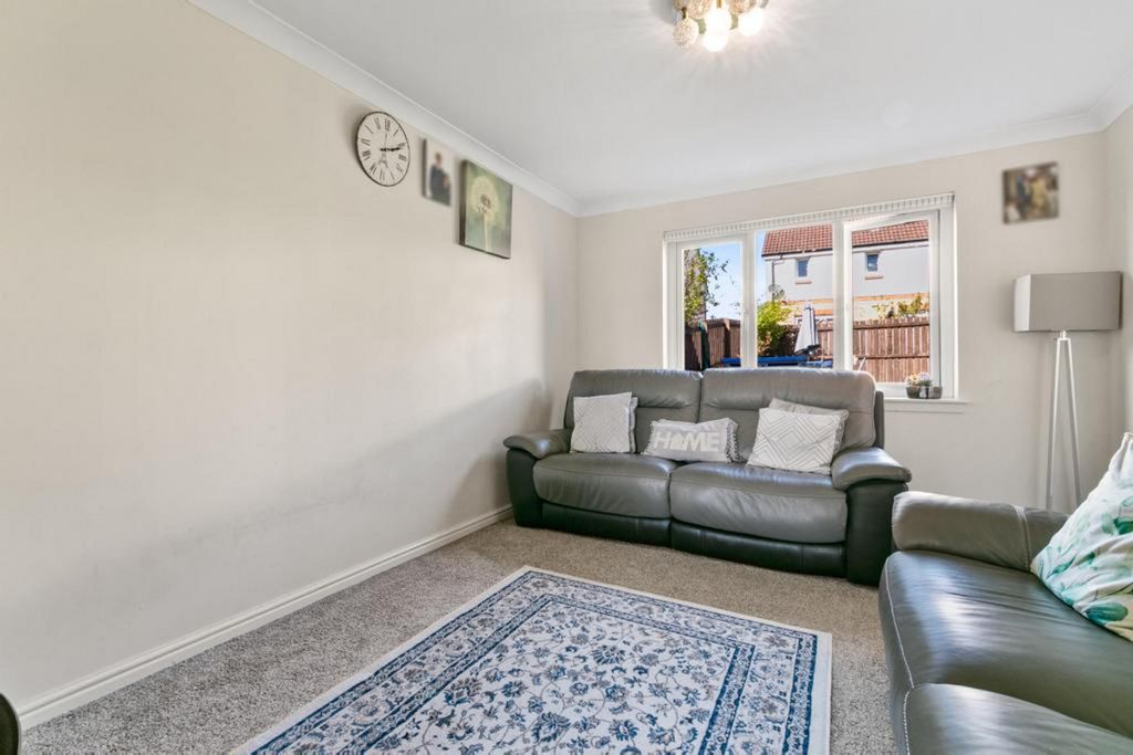 Property photo 2 of 25