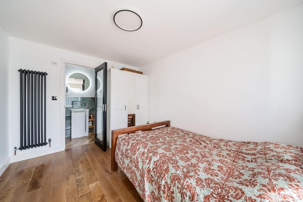 Property photo 3 of 9 Bedroom