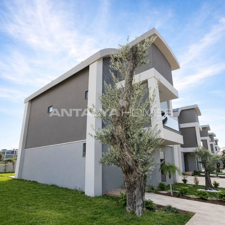 Property photo 3 of 35