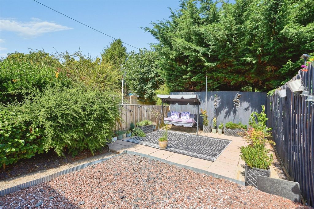 Property photo 3 of 12 Garden