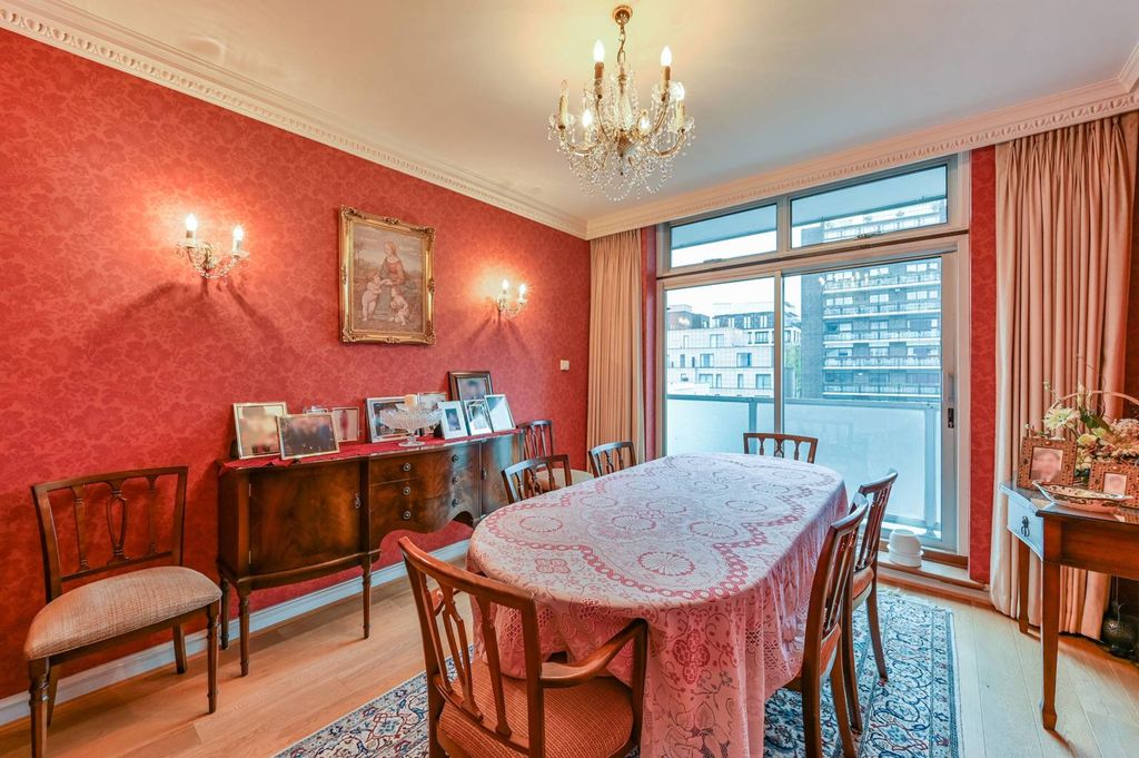 Property photo 3 of 27