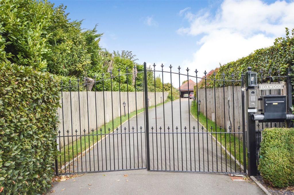 Property photo 3 of 22 Picture No. 37