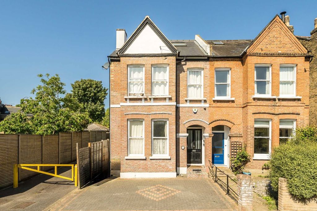 Property photo 1 of 9