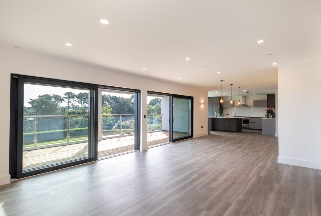 Property photo 3 of 70 Picture No. 61