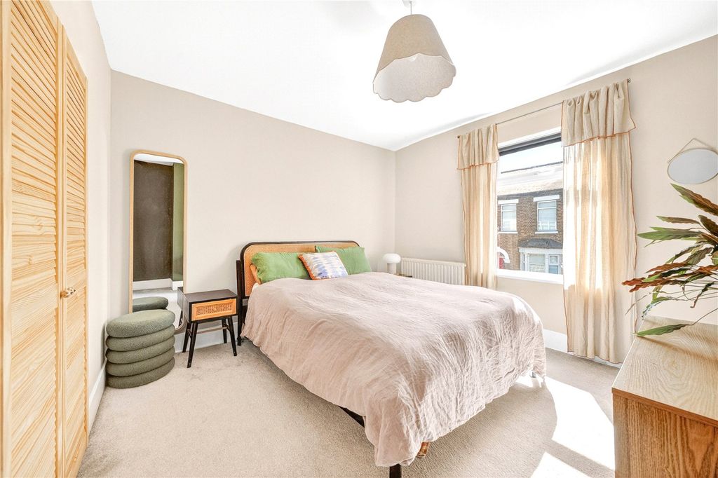 Property photo 3 of 17 Picture No. 16