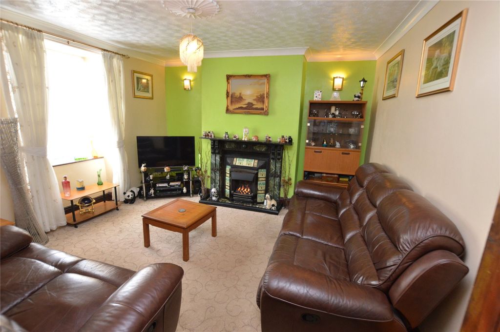 Property photo 2 of 17 Picture No. 16