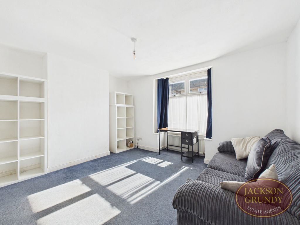 Property photo 3 of 17 Balfour Road
