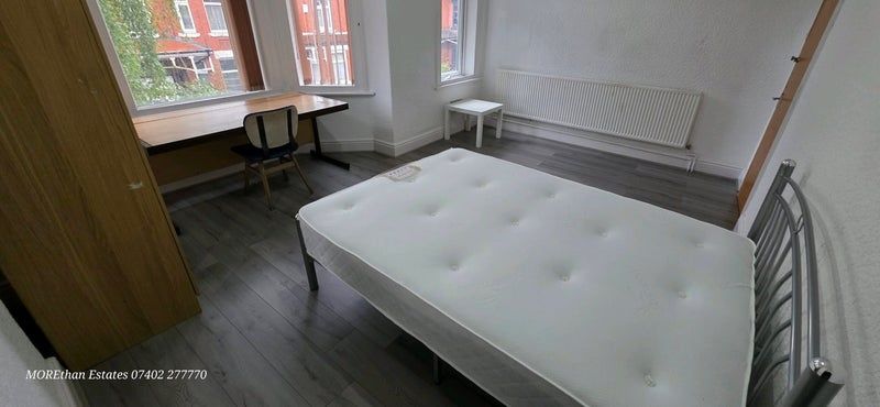 Property photo 3 of 8 Bright Double Bedroom With Large Bay Windows, A Bu...