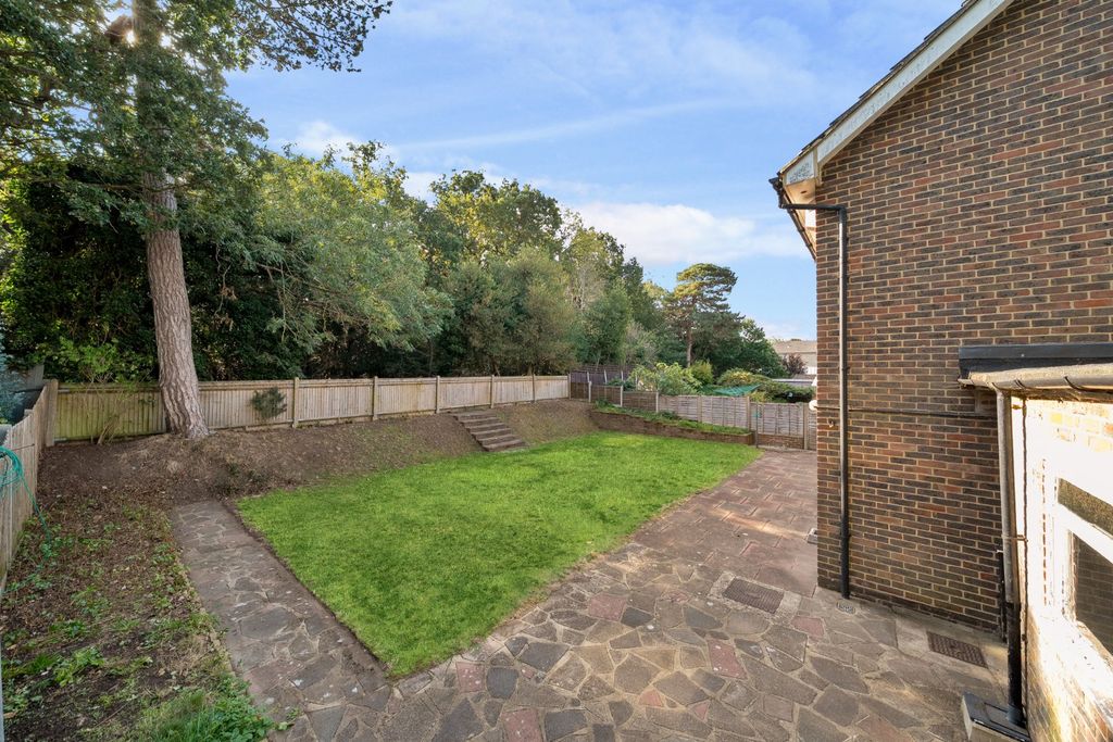 Property photo 2 of 21 Picture No. 28