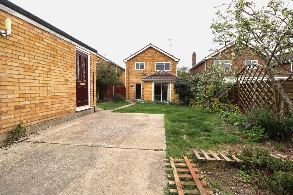 Property photo 2 of 18