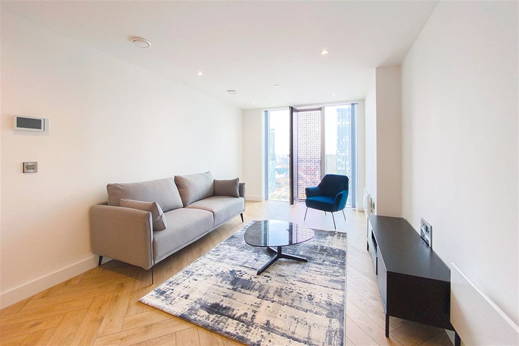 Property photo 3 of 10 (Main)