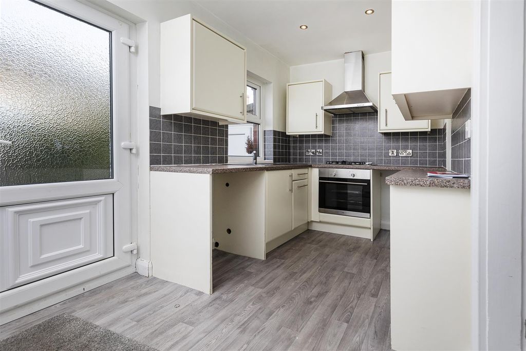 Property photo 3 of 21 Dining Kitchen