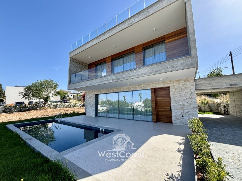 Property photo 1 of 33