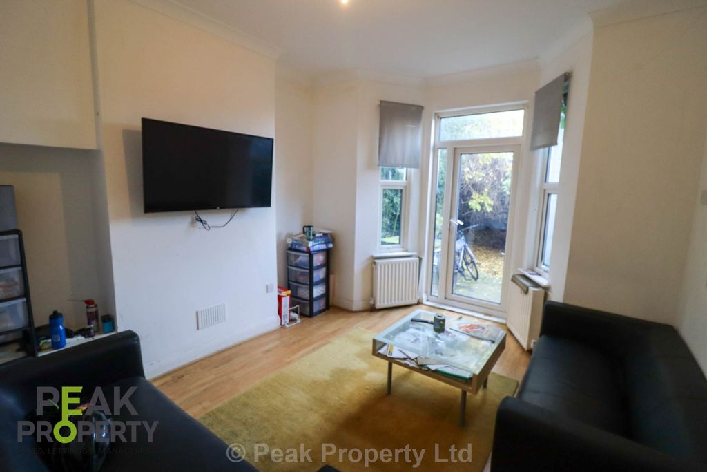 Property photo 3 of 18