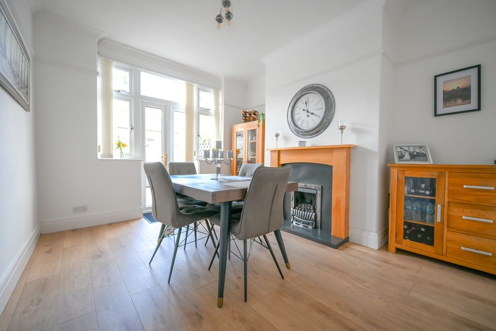 Property photo 3 of 19 Dining Room