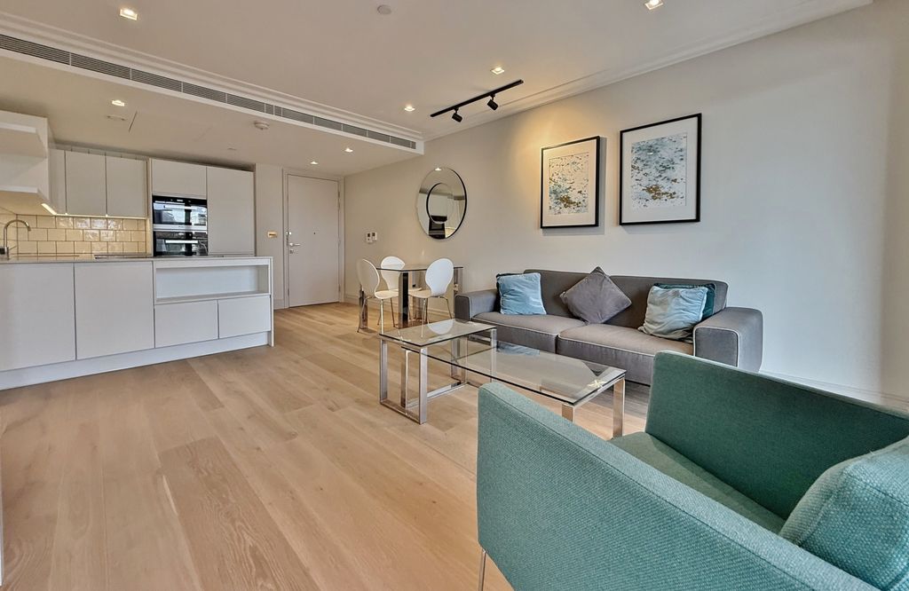 Property photo 3 of 13 Photo 4