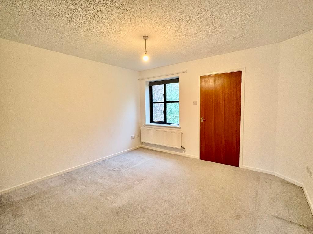 Property photo 3 of 13 Lounge