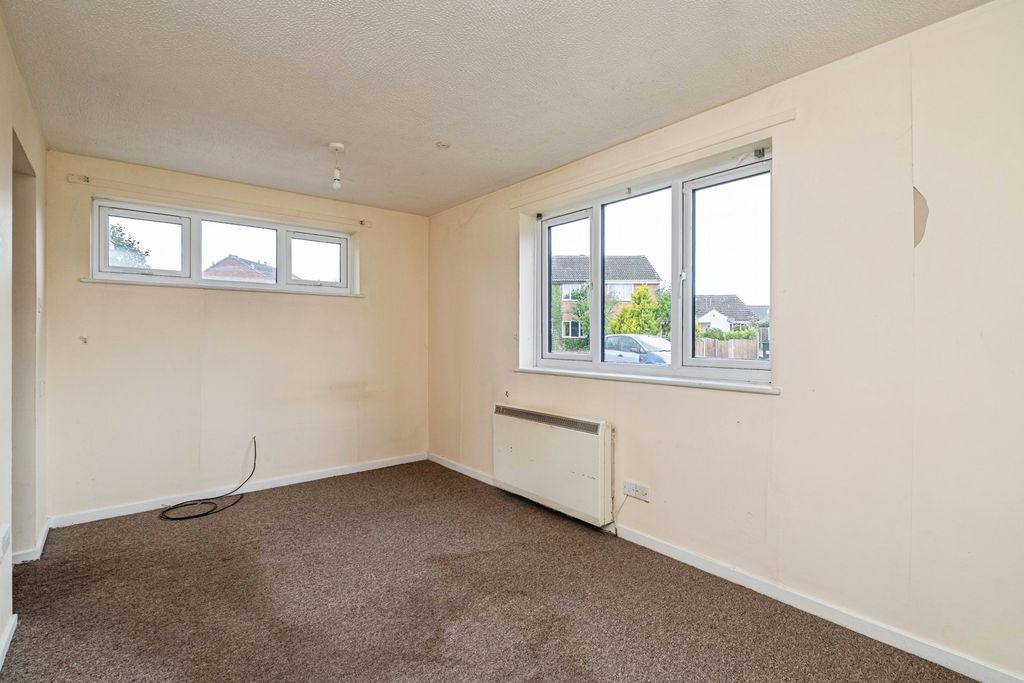 Property photo 3 of 17 Photo