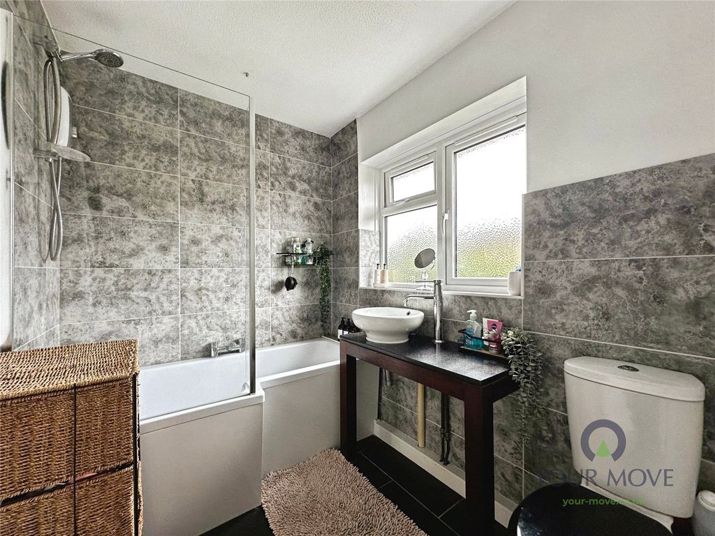 Property photo 3 of 20 Bathroom