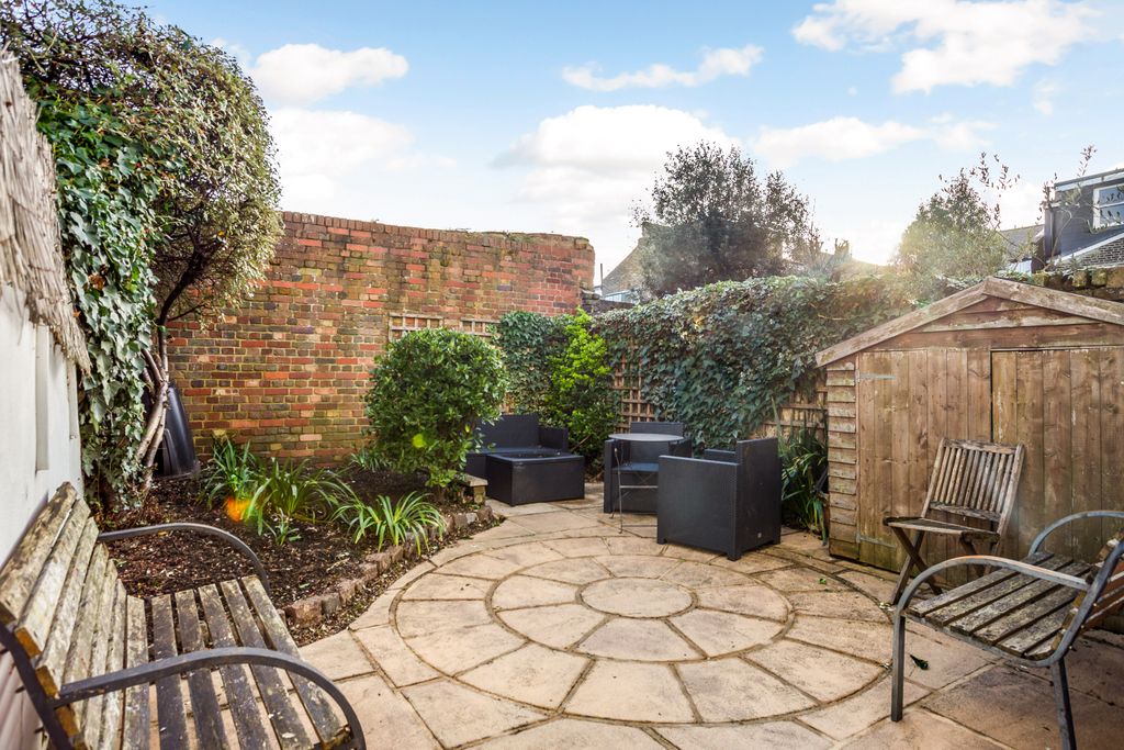 Property photo 2 of 10