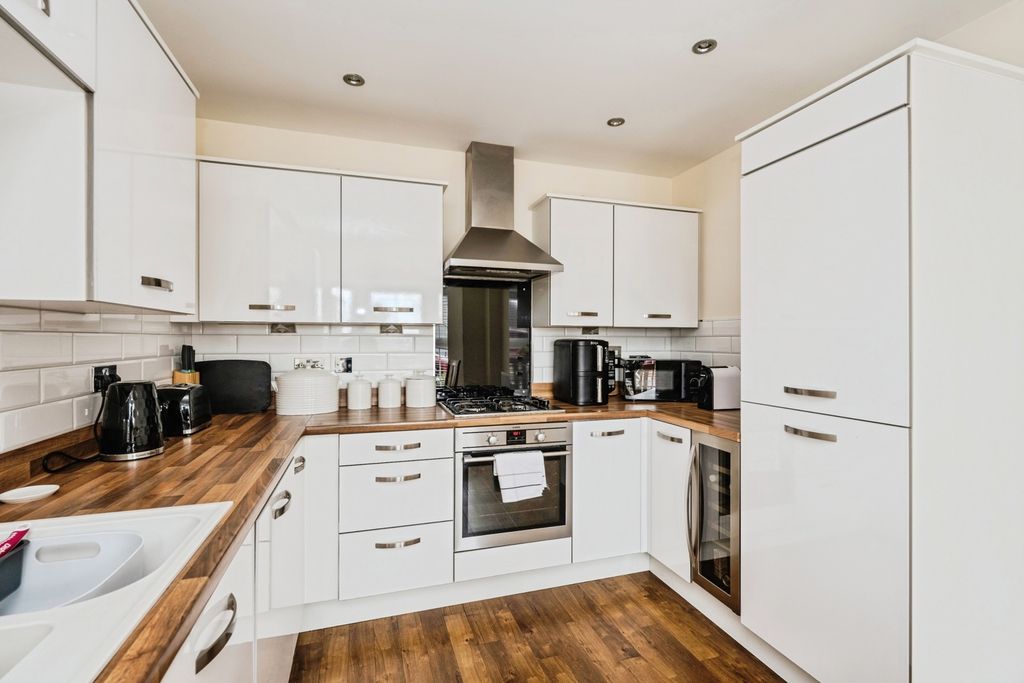 Property photo 2 of 23 Pbox-Img.Jpg