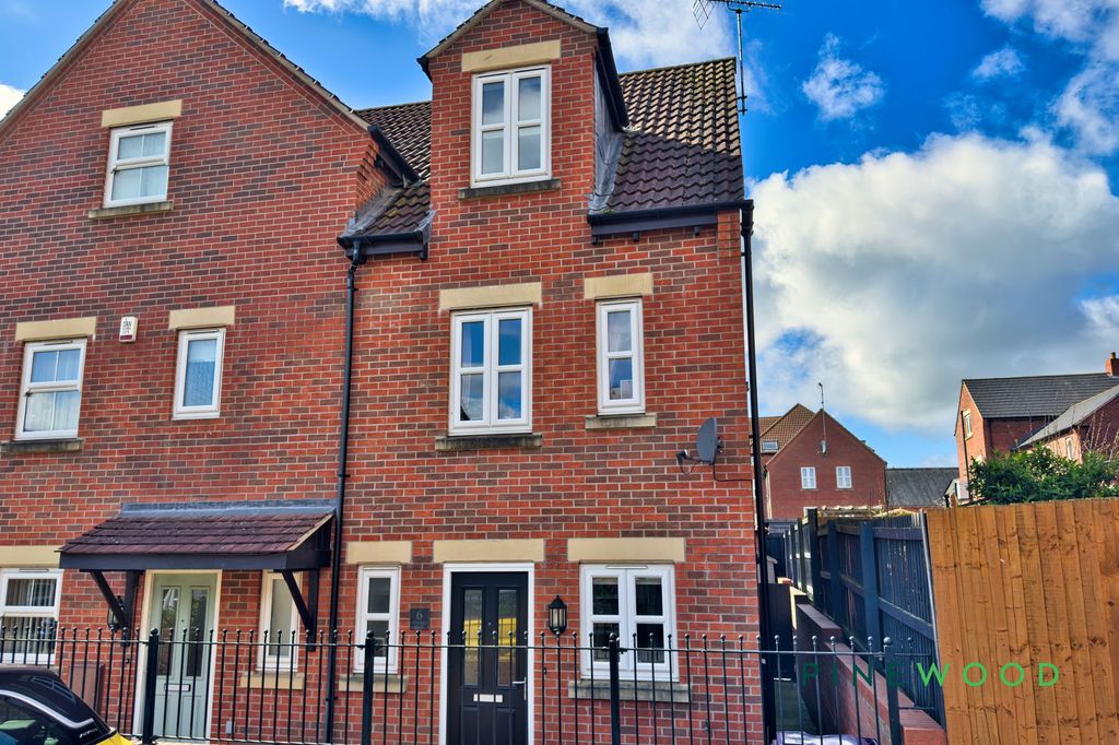 Property photo 1 of 20 Front