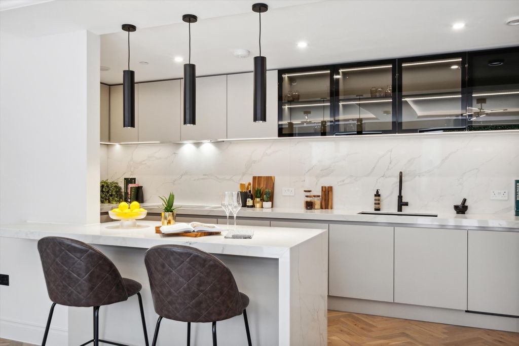 Property photo 1 of 19 Image