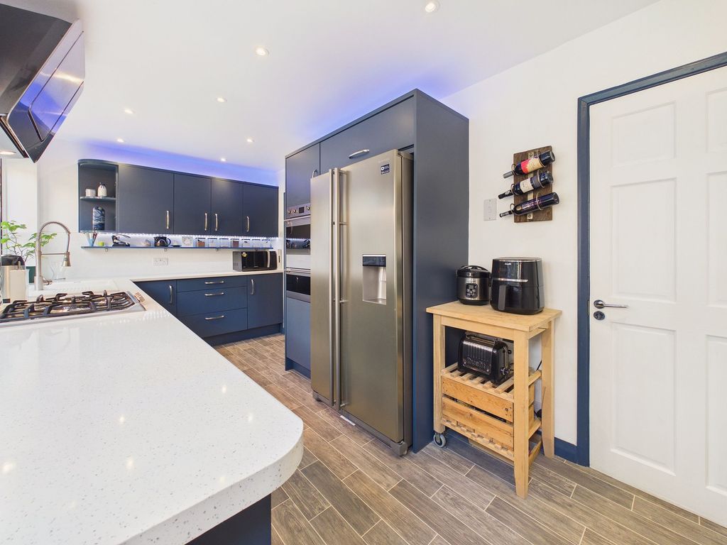 Property photo 3 of 15 Kitchen