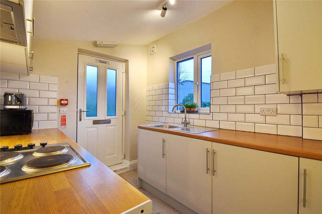 Property photo 2 of 11 Picture No. 08