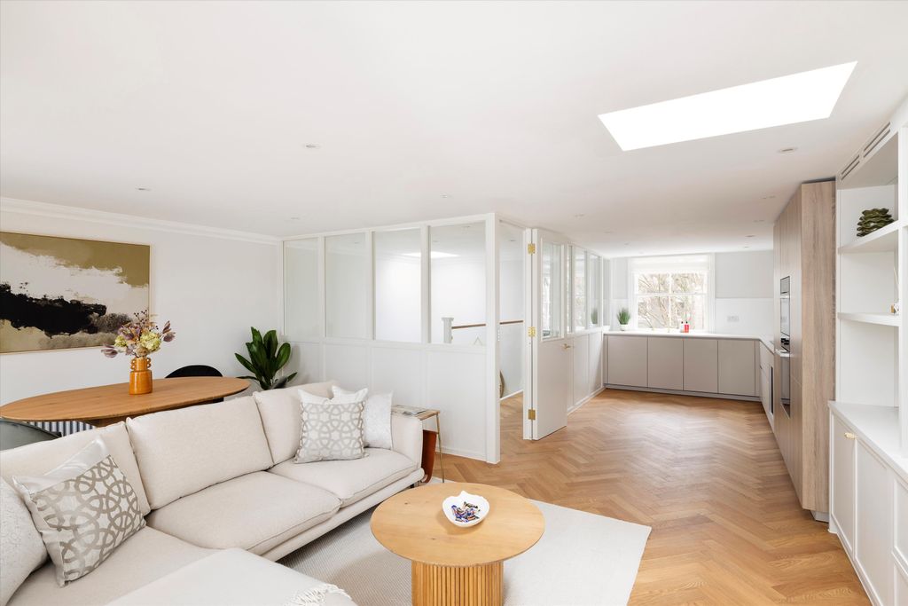 Property photo 3 of 21 Image