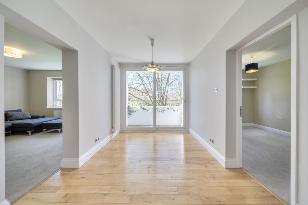 Property photo 3 of 20 1415936-11-69d503...