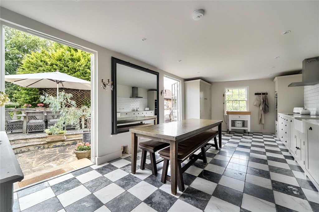 Additional image 17 of 4 bed flat for saleHigh Street, Headley, Hampshire GU35