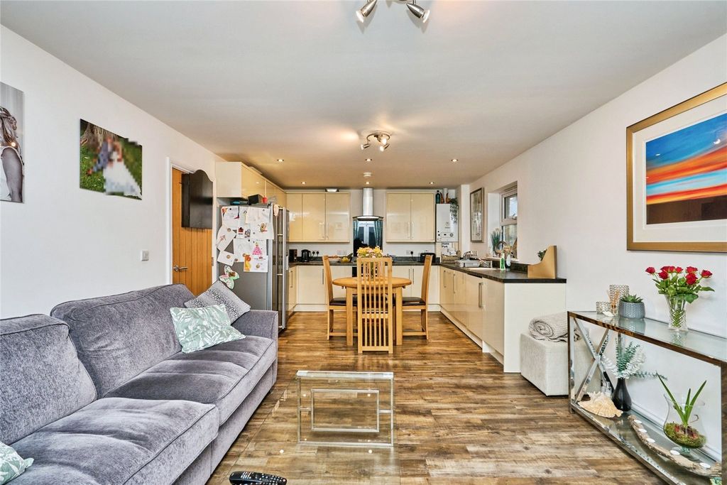 Property photo 2 of 12 Picture No. 16