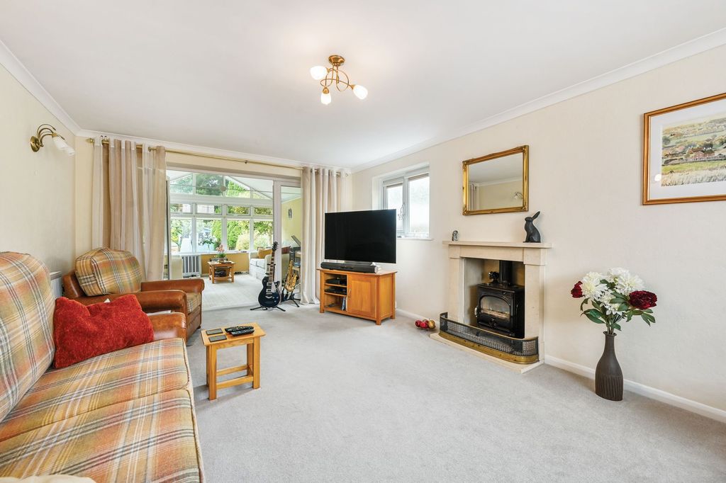 Property photo 2 of 39