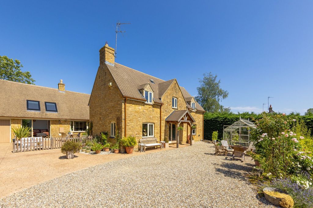 Property photo 1 of 30