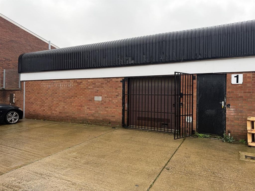 Property photo 1 of 4