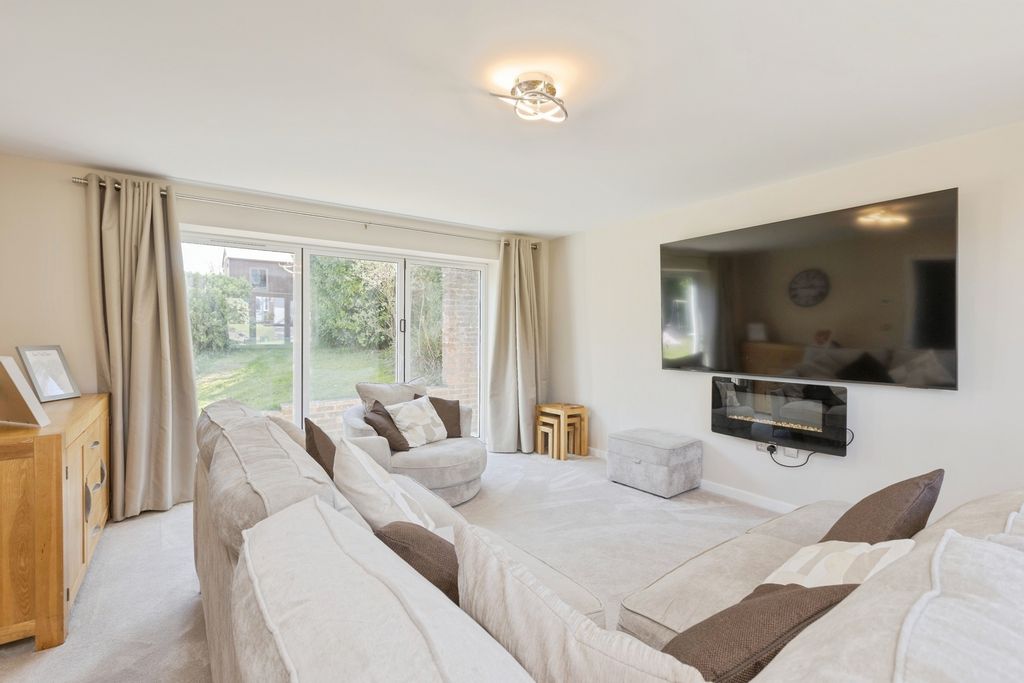 Property photo 2 of 20 Pbox-Img.Jpg