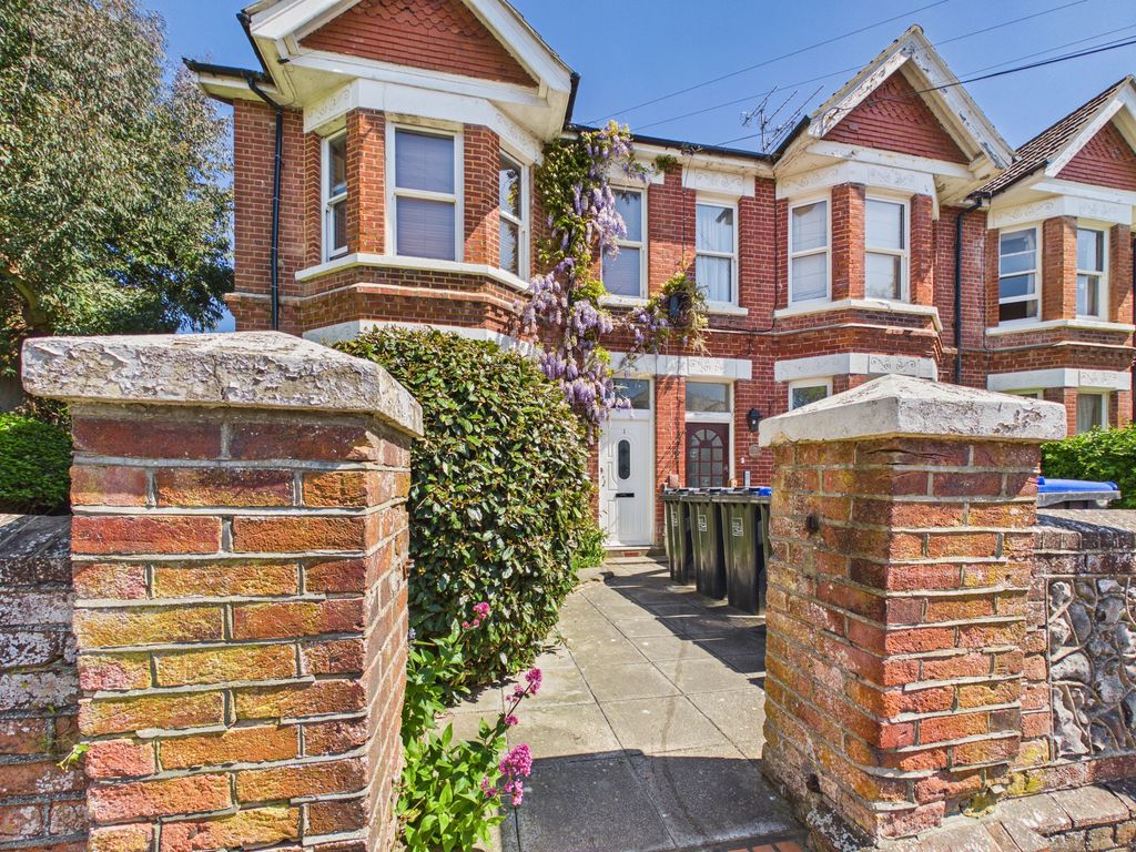 Property photo 1 of 6 Cam03519G0-Pr0518-Still010