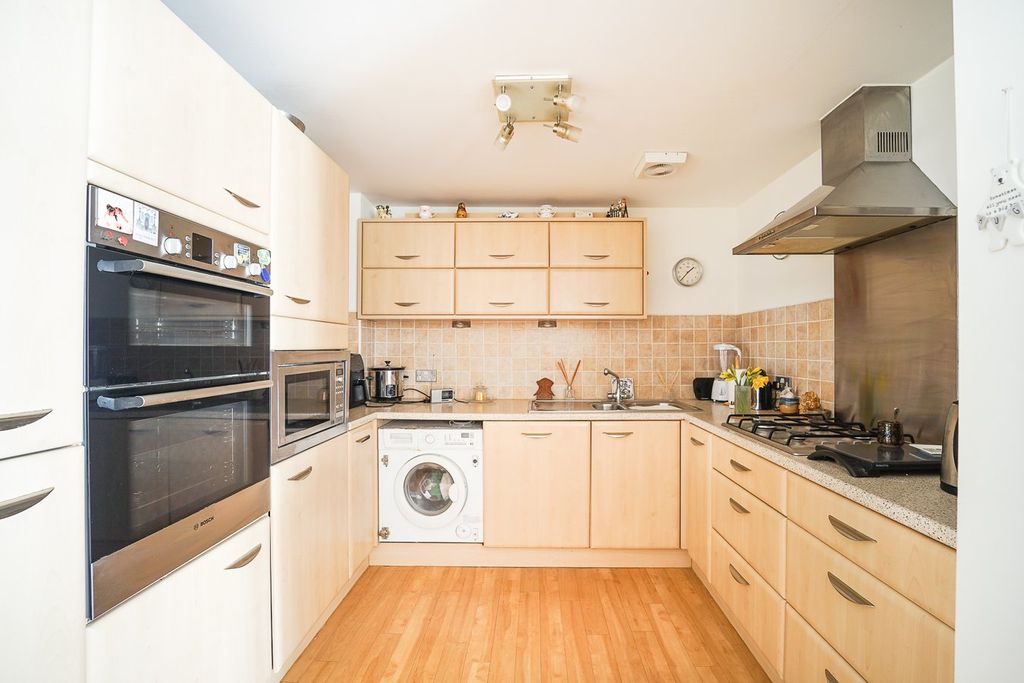 Property photo 3 of 17