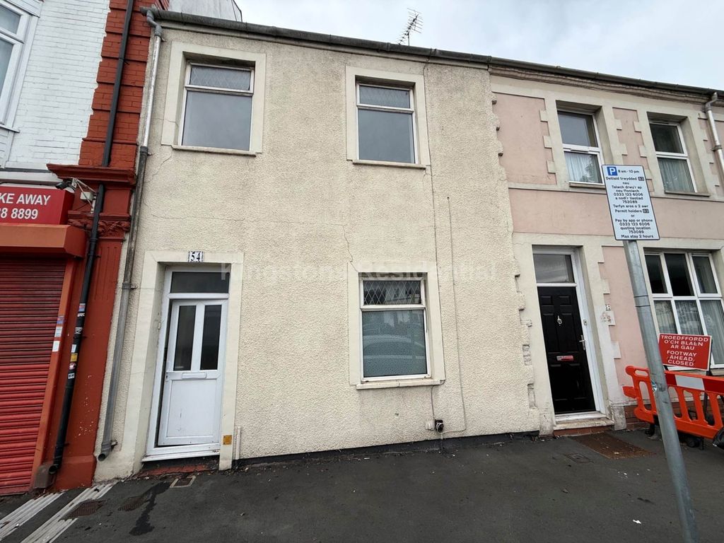 Property photo 2 of 8