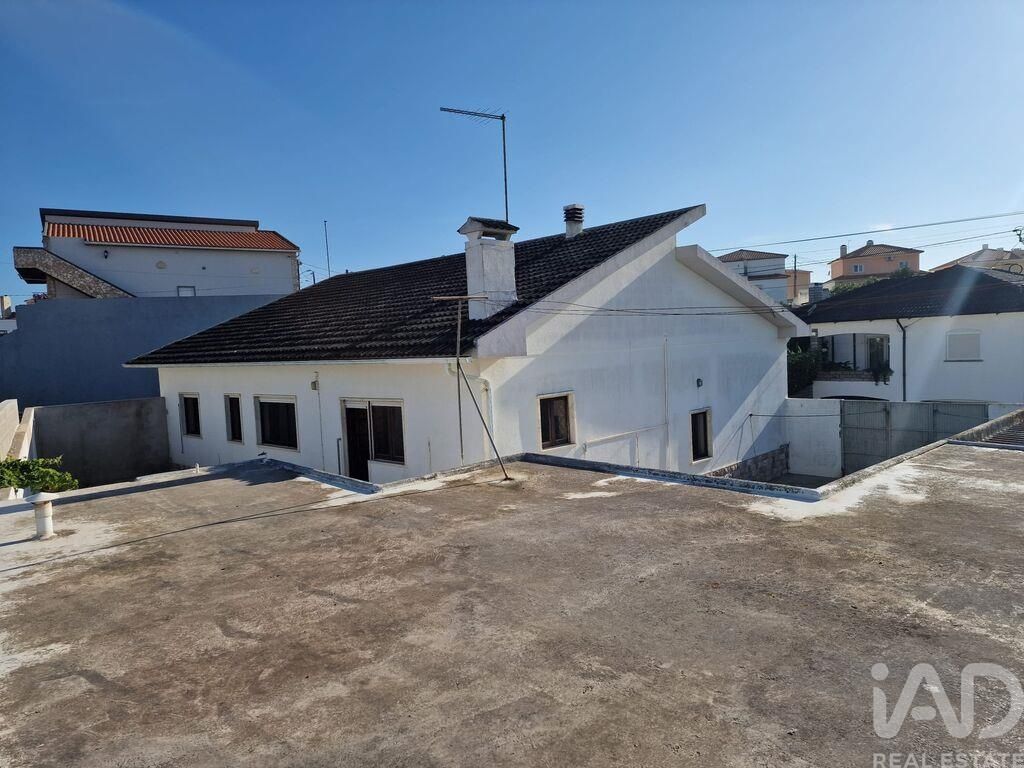 Property photo 2 of 25