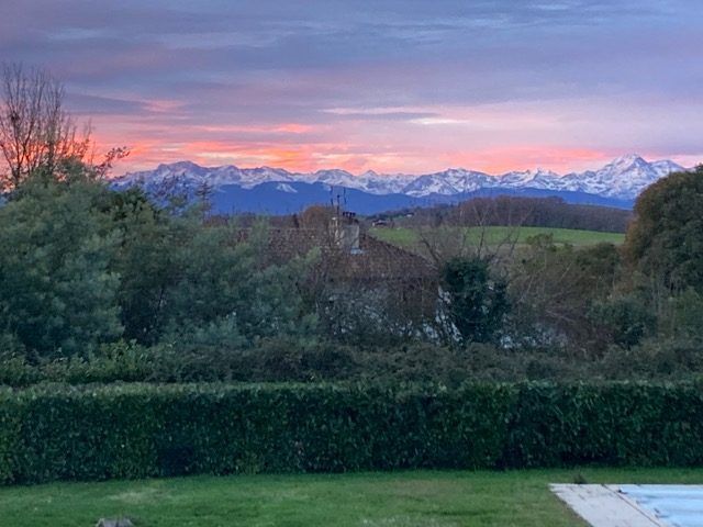 Property photo 3 of 35