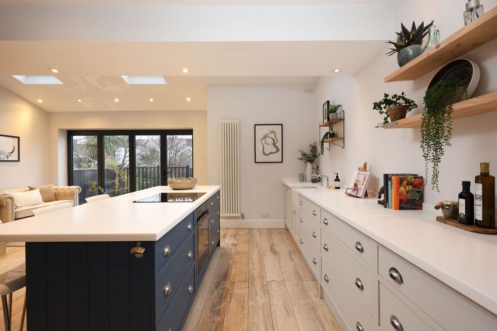 Property photo 3 of 24