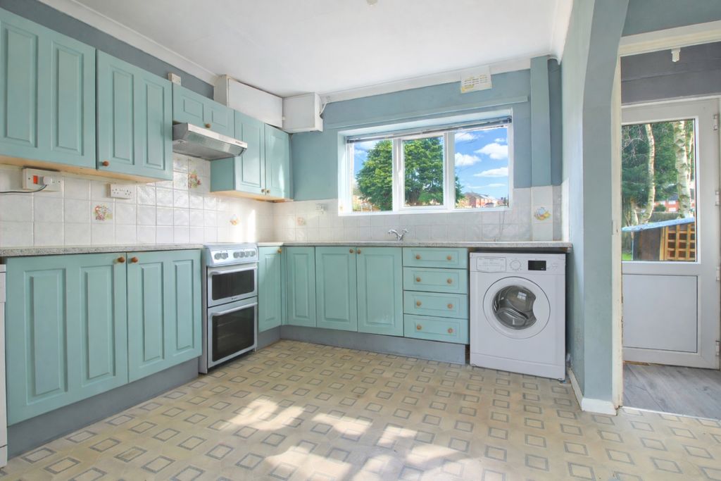 Property photo 3 of 11 Kitchen Diner