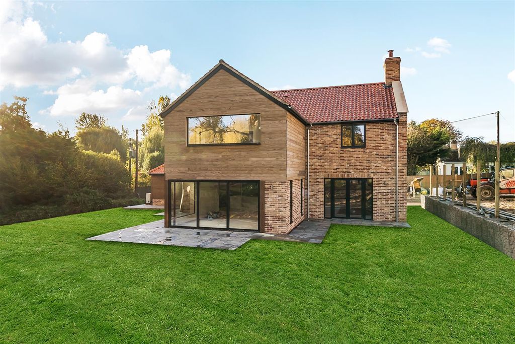 Property photo 3 of 22 Rear Projected