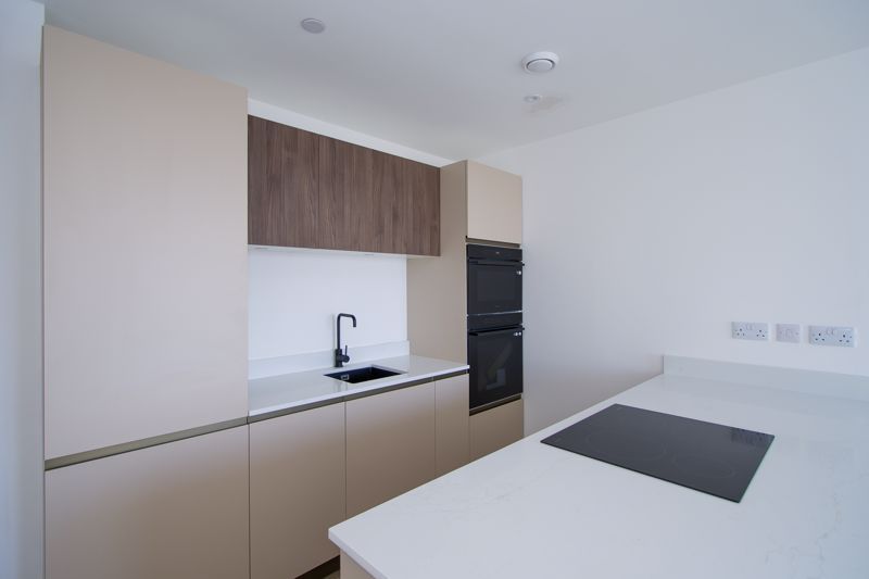 Property photo 3 of 9 Photo 8