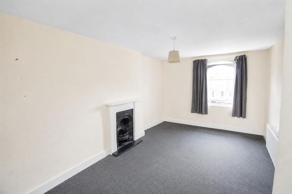 Property photo 3 of 7