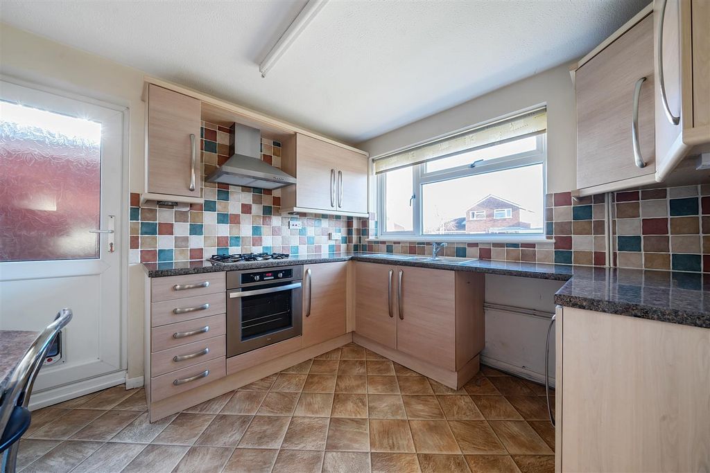 Property photo 2 of 12 Kitchen